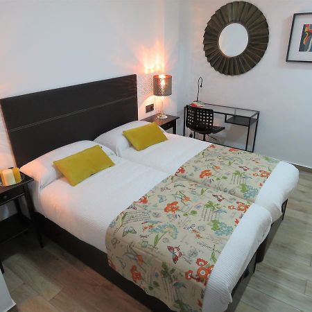 Living Sevilla Apartments Hercules Kültér fotó