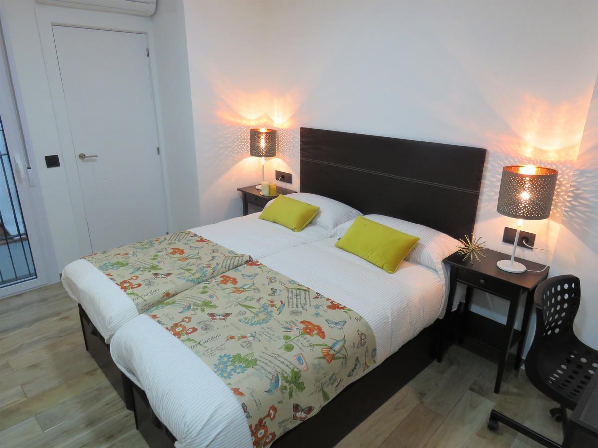 Living Sevilla Apartments Hercules Kültér fotó