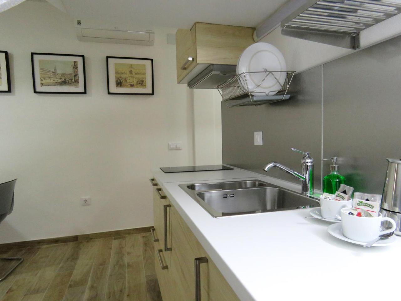 Living Sevilla Apartments Hercules Kültér fotó